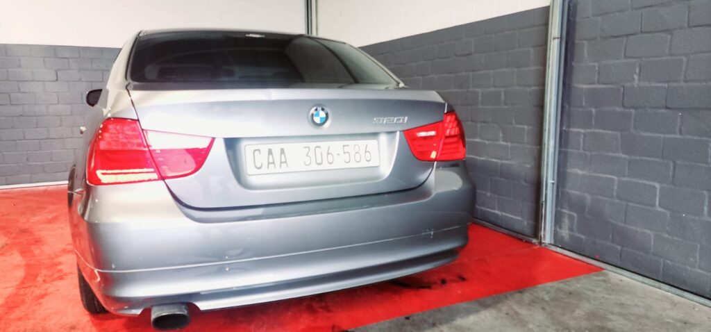 2009 BMW 320i E46