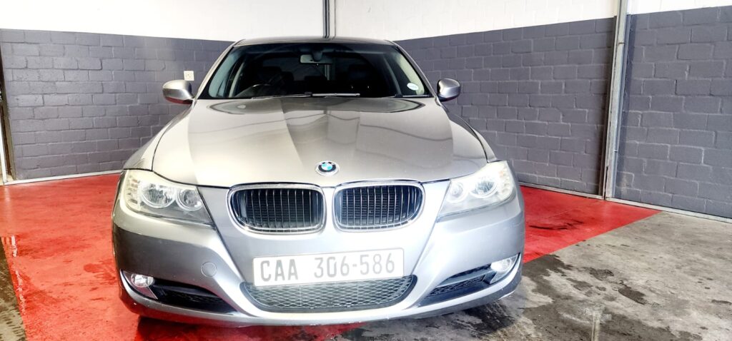 2009 BMW 320i E46