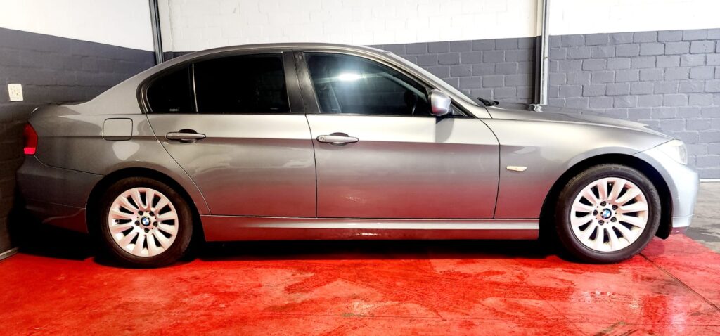 2009 BMW 320i E46