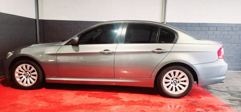 2009 BMW 320i E46